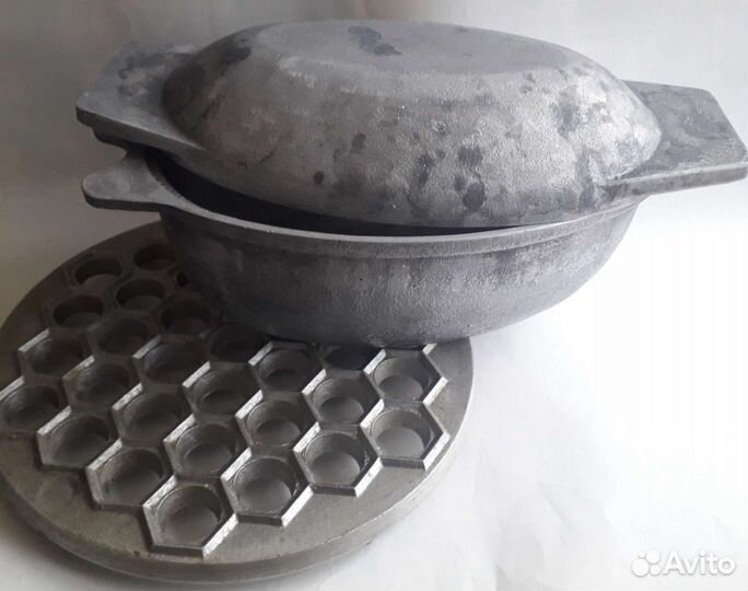 Утятница чугунная.Пельменница ссср.Посуда