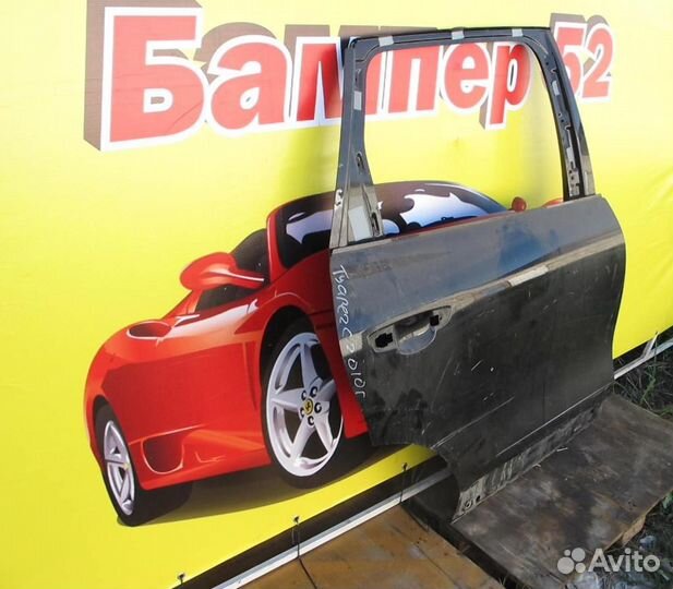 VW Touareg 2010- Дверь задняя правая (черная )