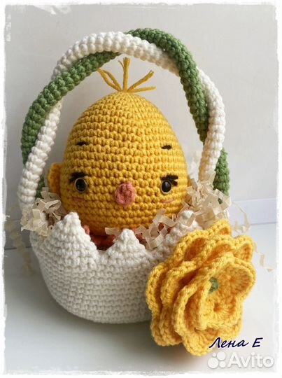 Цыпленок в корзинке