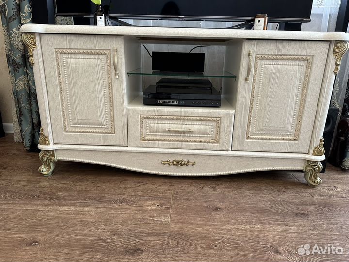 Комоды и тумбы под тв