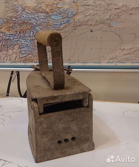 Утюг старинный, чугунный (на углях), клеймо