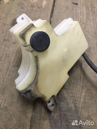 Расширительный бачок Nissan