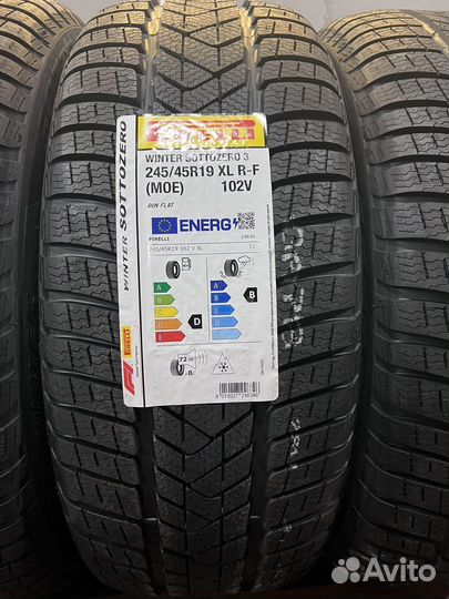 Pirelli Winter Sottozero 3 245/45 R19 102V
