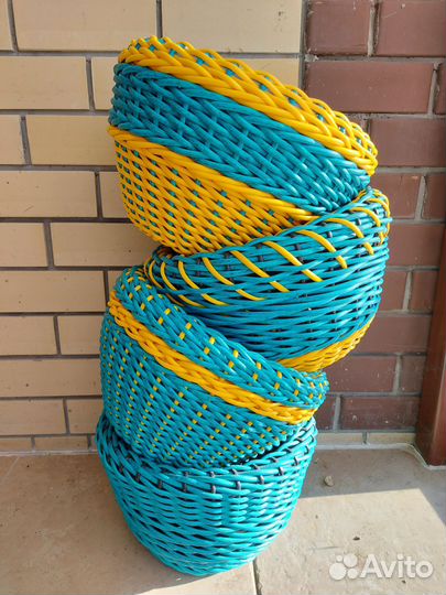 Кашпо для цветов из ротанга