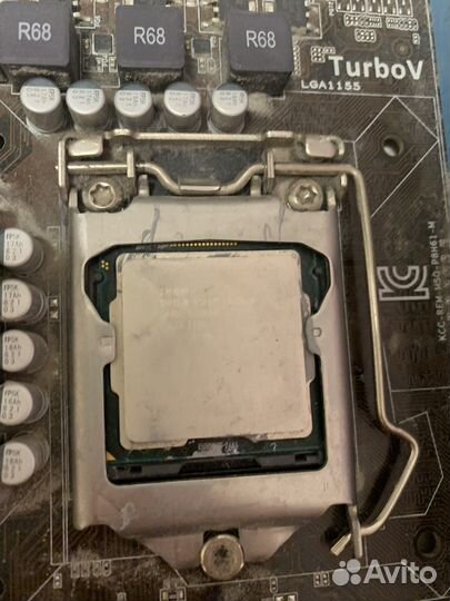 Материнская плата с процессором и памятью