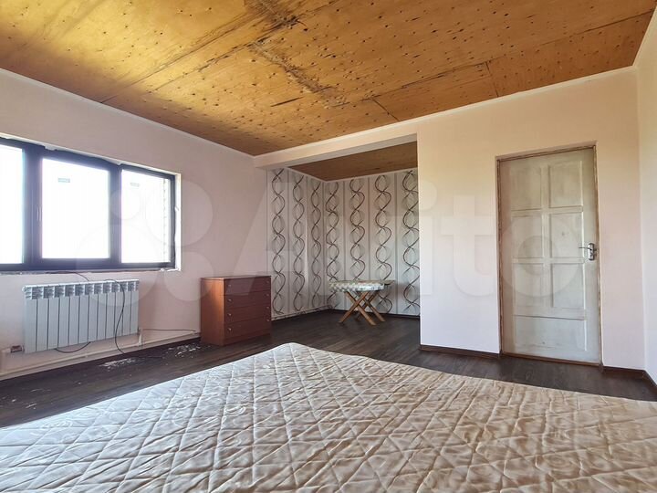 Дом 200 м² на участке 16 сот.