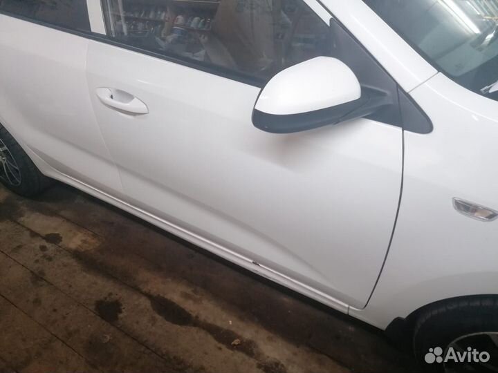 Дверь и крыло