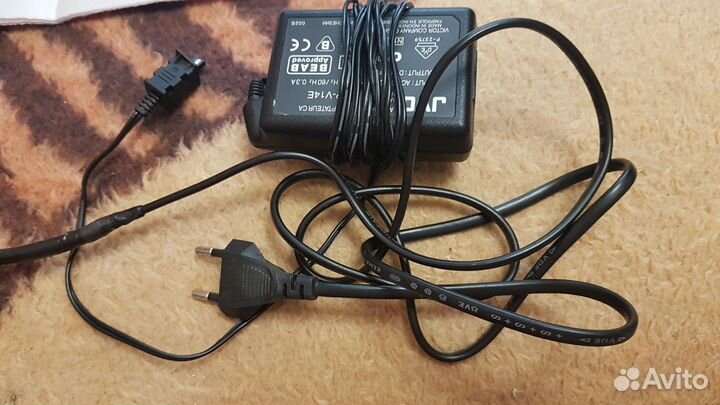 Зарядное устройство для видео камеры