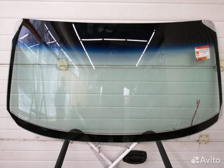Лобовое стекло Мицубиси Паджеро