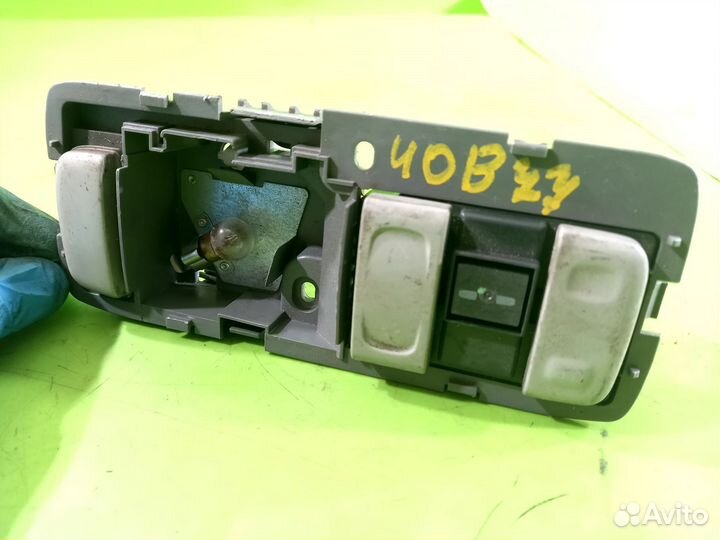 Блок управления люком для Pontiac Vibe