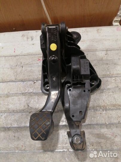 Педаль тормоза Skoda Rapid CGP 1 2014