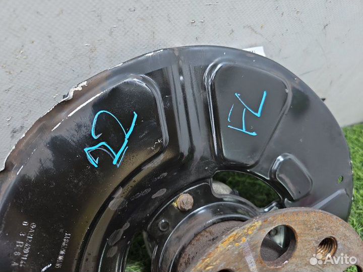 Кулак передний левый Mercedes-Benz E-Class W212