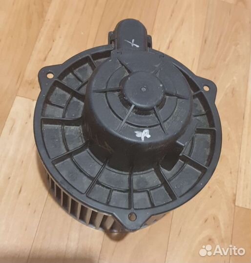 Моторчик отопителя halla