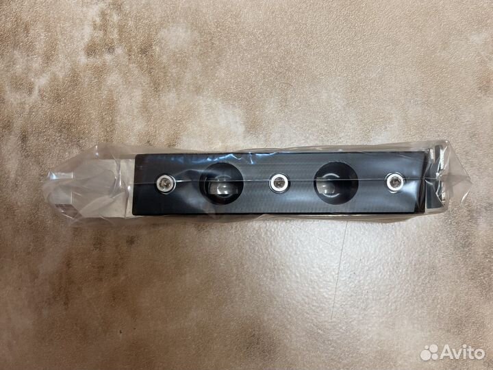 PCI slot pass-through bracket