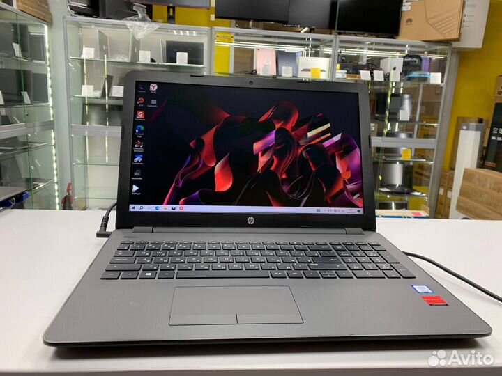 Ноутбук HP 250 G6 Core i3-7/ Radeon 2Gb/ SSD