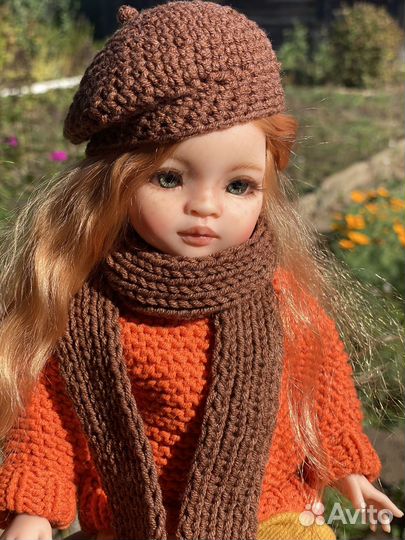 Теплая девочка-осень