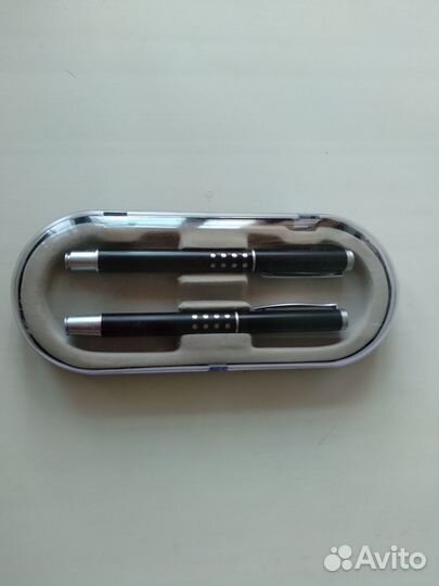 Набор авторучек в футляре