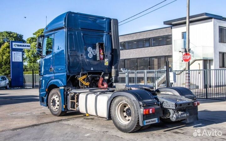 Pазбираем грузовик Mercedes-Benz Actros mpiv с 201