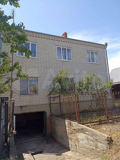 Дом 190 м² на участке 6 сот.