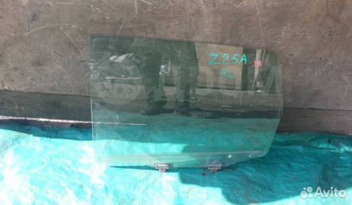 Заднее правое стекло митсубиси кольт z25