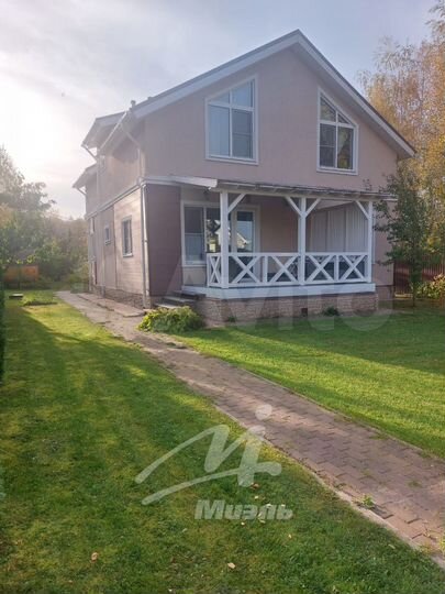 Коттедж 186,5 м² на участке 9,1 сот.