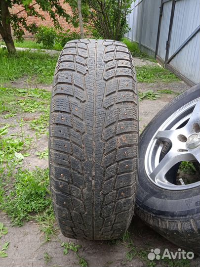 Michelin Latitude X-Ice North 2.25/70 R16