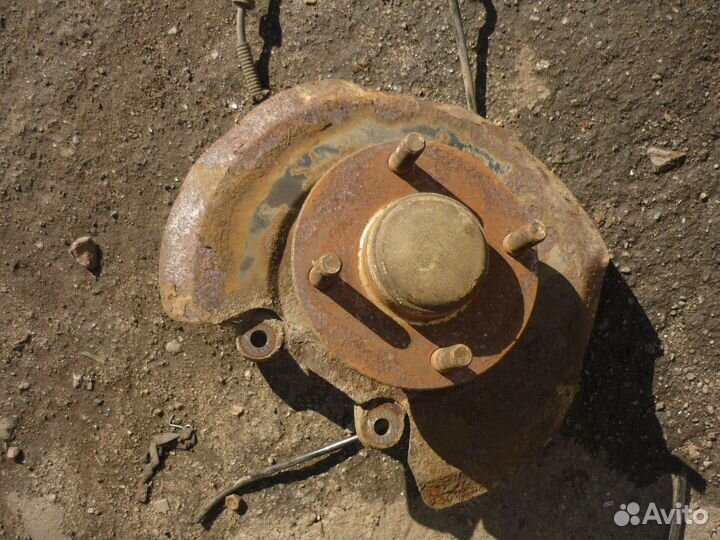 Задний левый кулак Форд Мондео 2