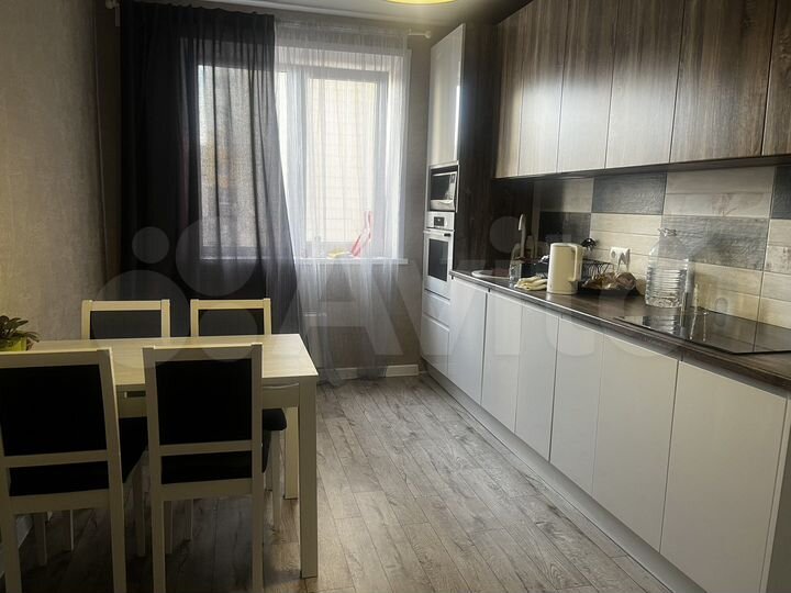 2-к. квартира, 72 м², 2/16 эт.
