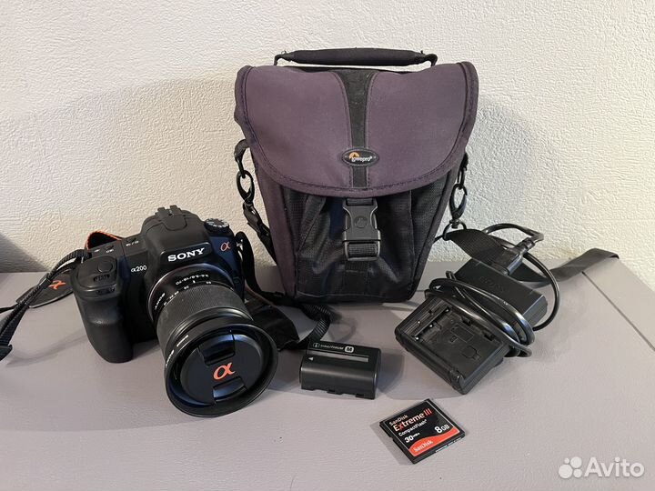 Зеркальный фотоаппарат Sony dslr-A200