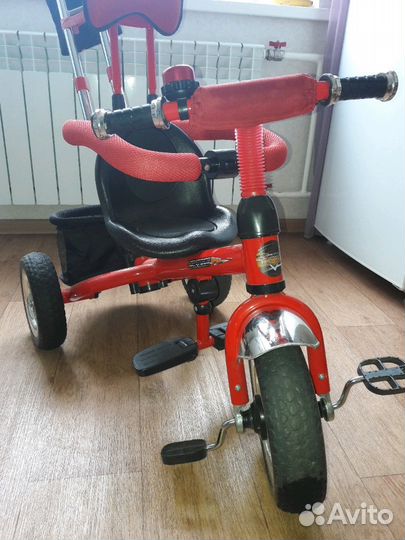 Детский велосипед с управлением