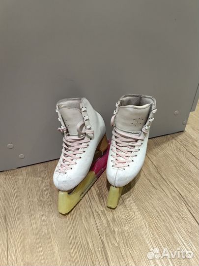 Фигурные коньки edea 195