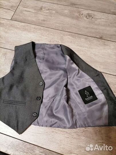 Костюм тройка