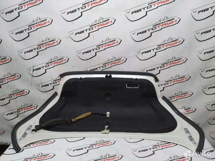 Крышка багажника nissan infiniti G25 G35 G37 skyline KV36 NV36 PV36 V36 H4300JK0MM белый, QX1 XA4173