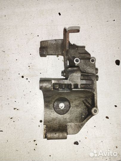 Кронштейн насоса гур Chery Indis S18D 1.3 Чери