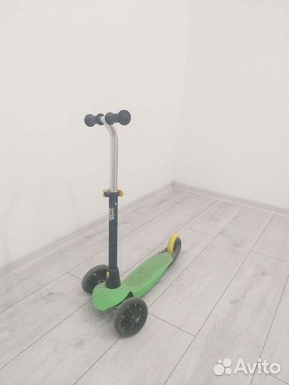 Самокат детский трехколесный