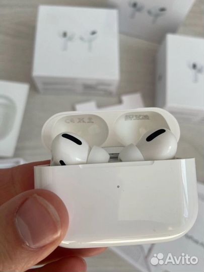 AirPods Pro с шумоподавлением