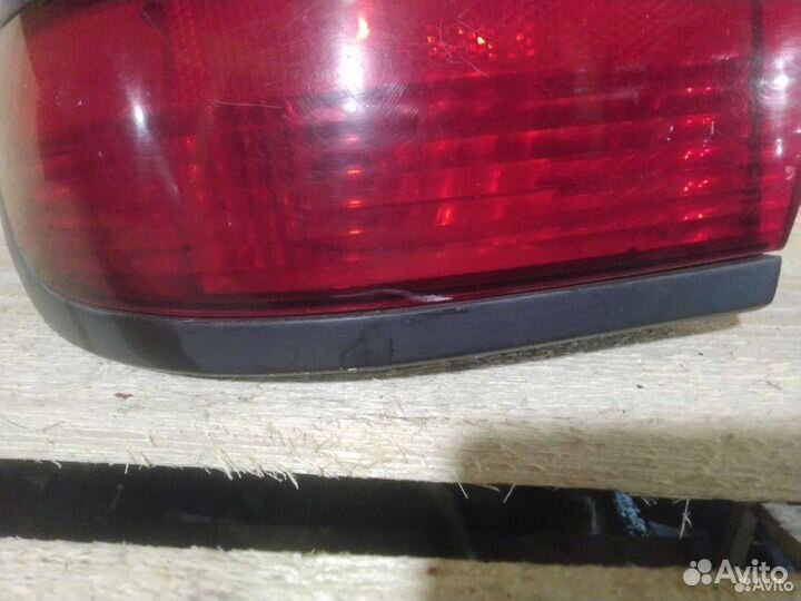 Фонарь задний левый Renault Laguna 7700420122