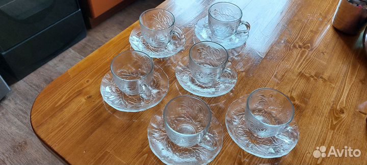 Чайные чашки с блюдцами