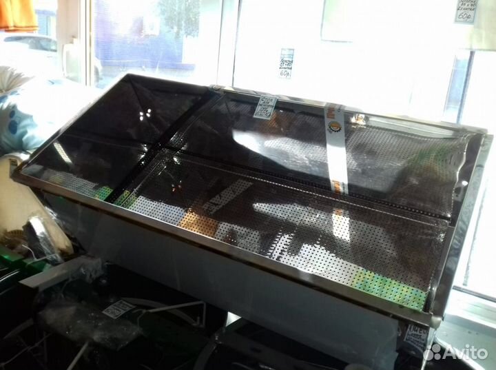 Стол для распечатки сот 24-рамочный, с крышкой