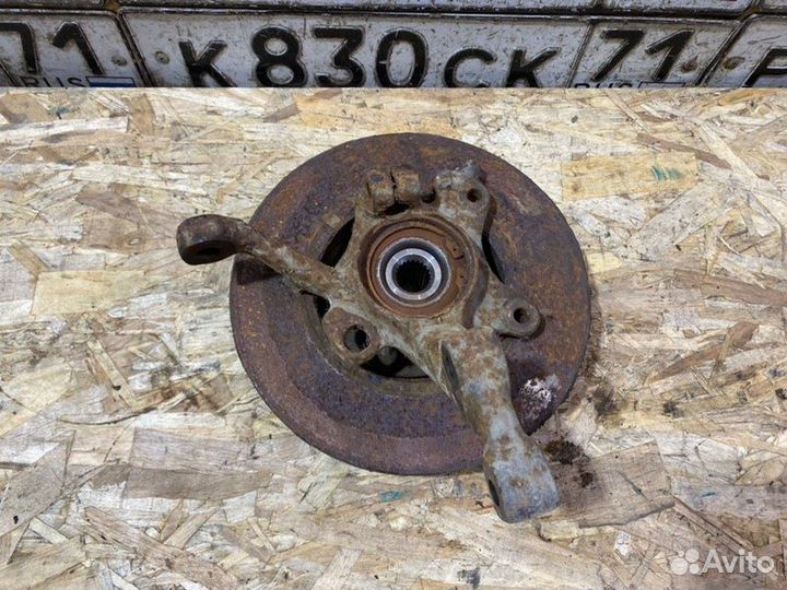 Кулак поворотный (ступица) передний правый