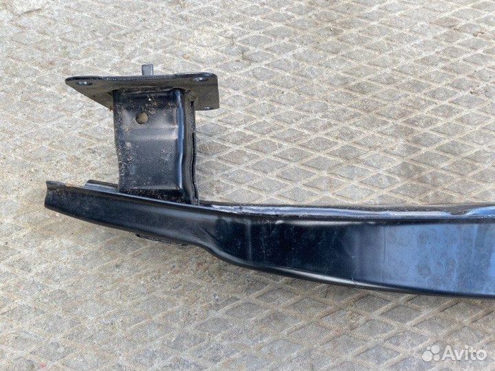 Усилитель бампера задний Volkswagen Tiguan 5N1