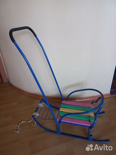 Санки с ручкой