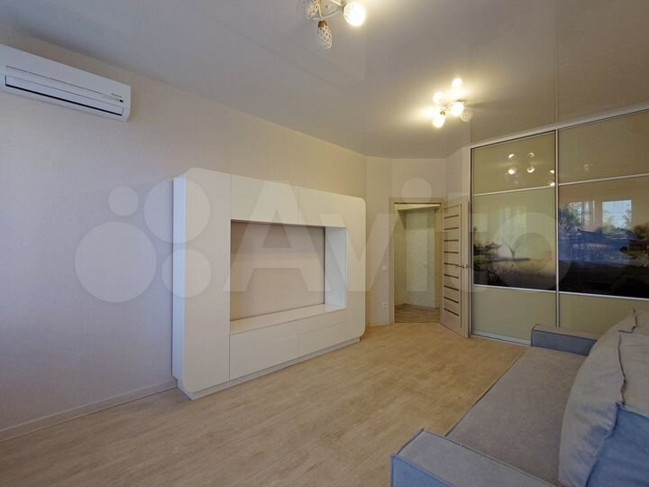 2-к. квартира, 76,8 м², 1/16 эт.