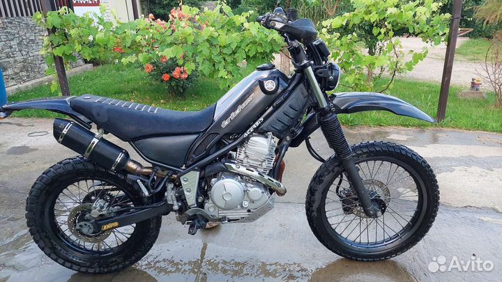 Ymaha XT 250 Tricker