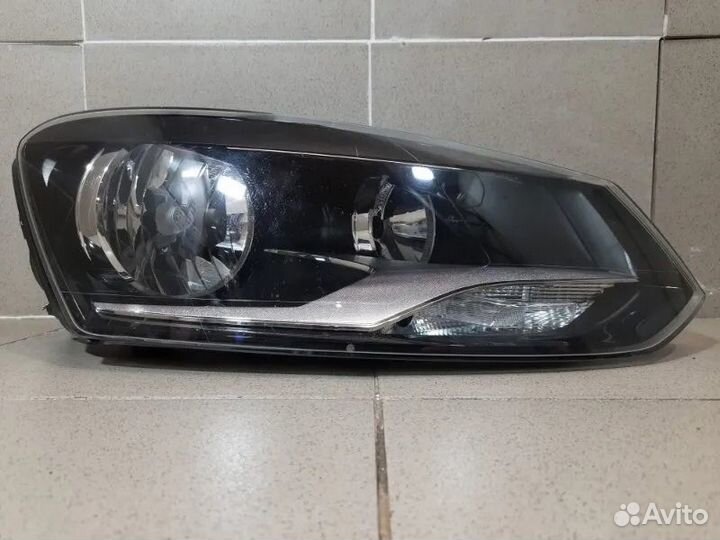 Фара правая Volkswagen Polo 5 V седан 10-20