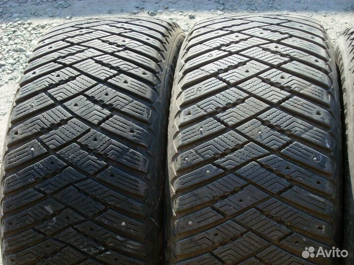 Goodyear Ultragrip Ice Arctic 245/50 R18 104T
