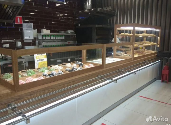 Настольная витрина для кофейни loft-дуб