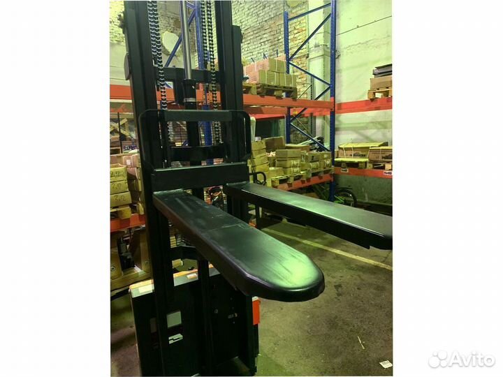 Штабелер самоходный