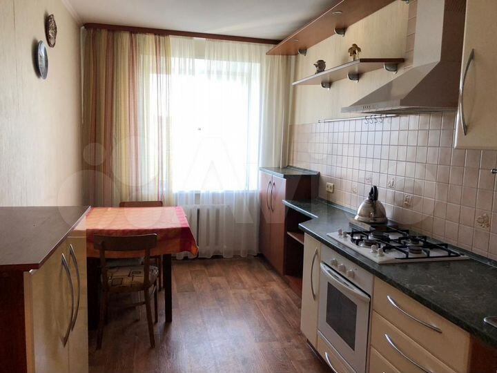 3-к. квартира, 77 м², 8/10 эт.