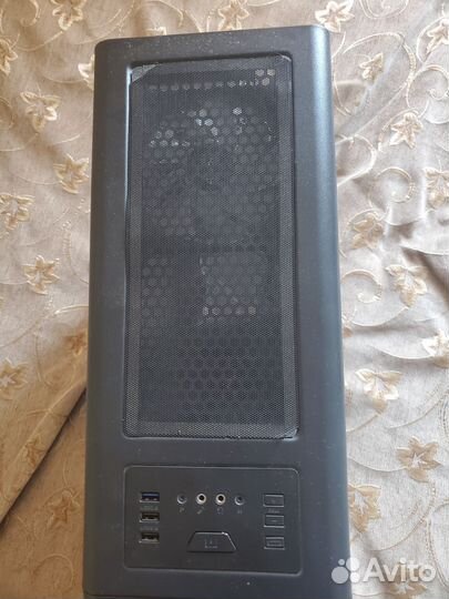 Игровой компьютерныный корпус Zalman i3 edge